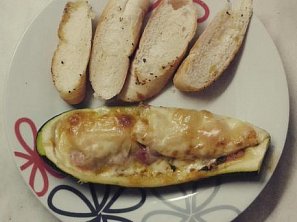 Zapékané cukety s kuřecím masem