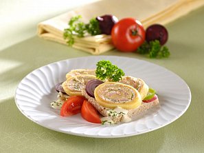 Plněná sýrová roláda