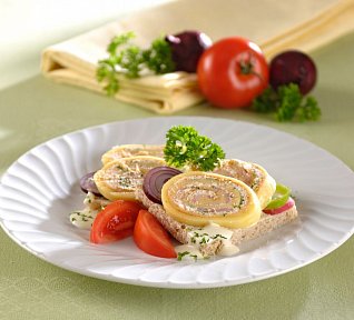 Plněná sýrová roláda