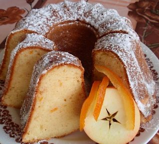 Tvarohová bábovka s kandovaným pomerančem (citronem) Tvarohová bábovka s kandovaným pomerančem (citronem)
