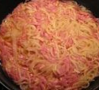 Smažené špagety se sýrem