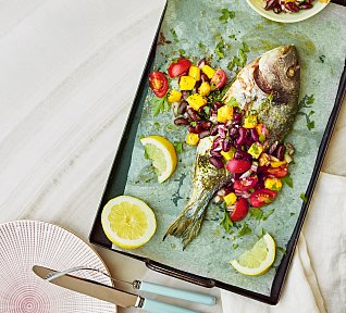 Pečená pražma s mangovou salsou