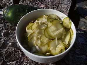 Okurkový salát na uskladnění