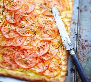 Rajčatový koláč s ostrou hořčicí