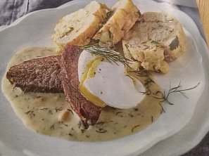 Koprová omáčka s houskovými knedlíky