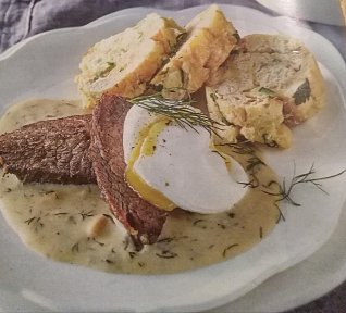 Koprová omáčka s houskovými knedlíky Koprová omáčka s houskovými knedlíky