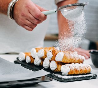 Kremrole se sněhem a citronovou šťávou