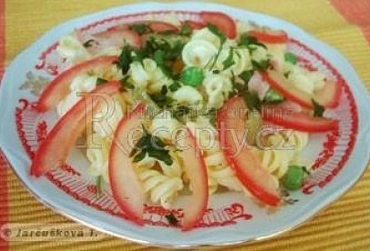 Těstovinový salát s kari