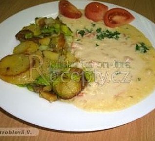 Pečené brambory se sýrovou omáčkou