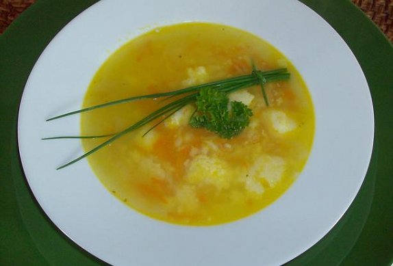 Jarní polévka s krupicovými nočky photo-0