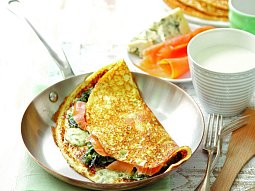 Zapečené palačinky se špenátem a lososem