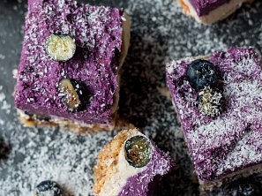 Nepečený borůvkovo - kokosový cheesecake