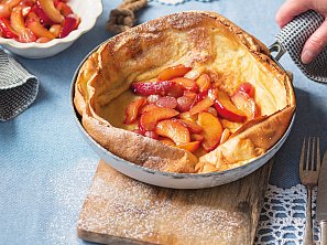 Palačinka z trouby s karamelizovaným ovocem