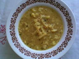 Bramborovo - květáková polévka s kurkumou