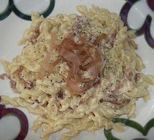 Těstoviny s mascarpone a rakouským špekem