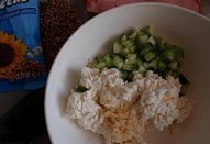 Jednoduchá pomazánka (salát) s okurkou - zdravě a chutně