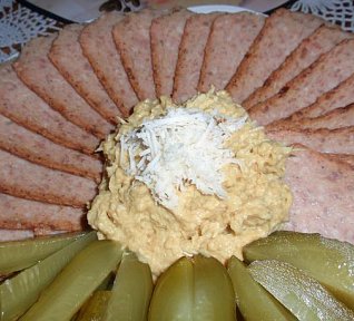 Dijonská sekaná s křenem