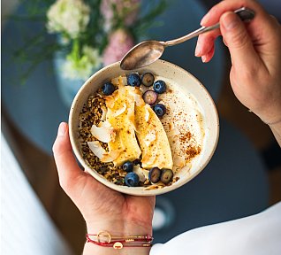 Sladký jogurt s kořením