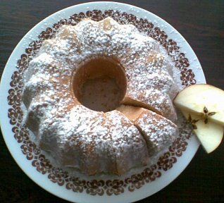 Jablečná bábovka s vaječným likérem