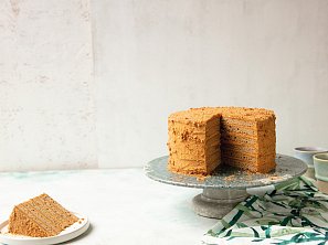 Medovník podle časopisu F.O.O.D.