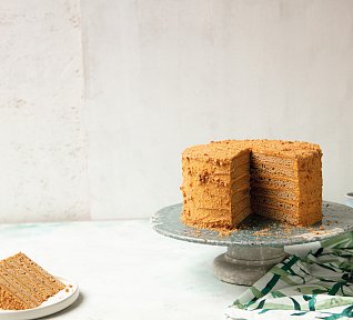 Medovník podle časopisu F.O.O.D.