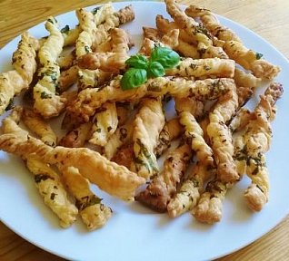 Bylinkové tyčky k vínu