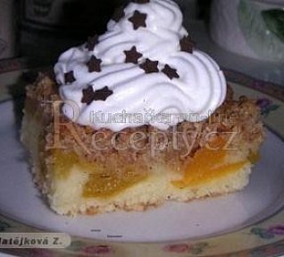 Meruňkový koláč s marcipánovou žmolenkou