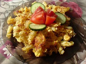 Omeleta z těstovin s balkánským sýrem