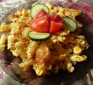 Omeleta z těstovin s balkánským sýrem