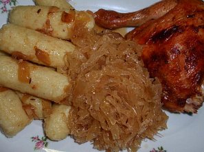 Bramborové šišky se zelím a kuřetem - "Sedlácké kuře" Bramborové šišky se zelím a kuřetem - "Sedlácké kuře"