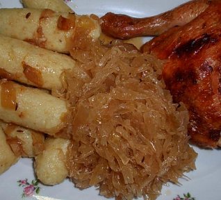 Bramborové šišky se zelím a kuřetem - "Sedlácké kuře"