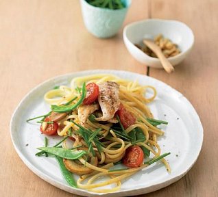 Těstoviny se zeleninou a kuřetem