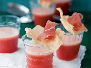 Studená melounovookurková polévka