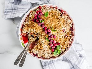 Ovesný koláč s brusinkami (brusinkový crumble)