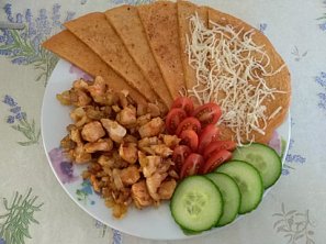 Šťavnaté kuřecí kousky s vaječnými plackami