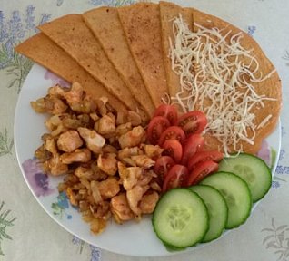 Šťavnaté kuřecí kousky s vaječnými plackami