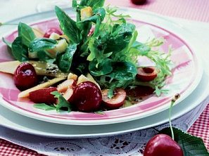 Salát s třešněmi a melounem