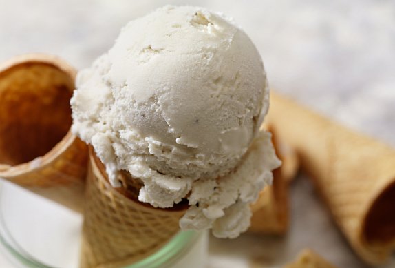 Domácí vanilková zmrzlina ze zmrzlinovače