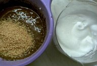 Kakaový koláč ze sojových suků s polevou