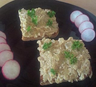 Drožďová pomazánka s ovesnými vločkami