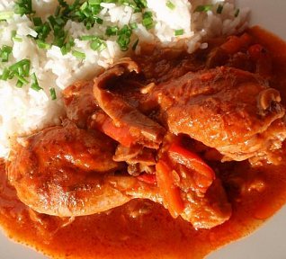 Dušené kuře se zeleninou (tajine / tažín)