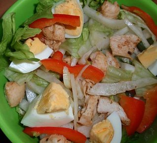 Fenyklový salát s kuřecím masem