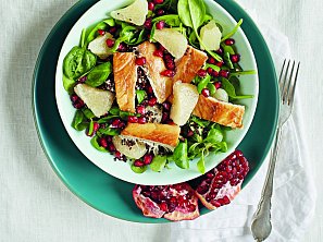 Salát s pomelem a uzenou rybou