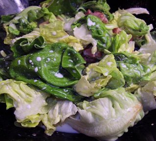 Hlávkový salát s anglickou slaninou