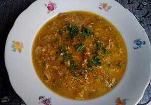Zeleninová polévka s drožďovou zavářkou