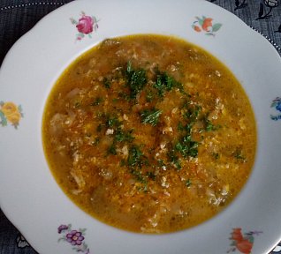 Zeleninová polévka s drožďovou zavářkou