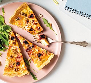 Quiche s červenou řepou a sýrem