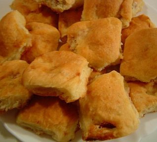 Buchty plněné jahodami a tvarohem