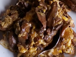 Houbová smaženice s vejci