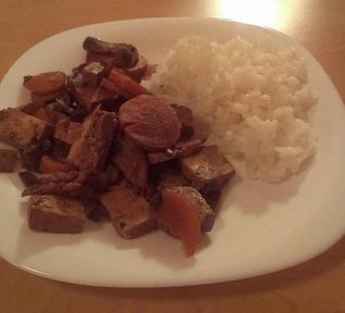 Kuřecí nudličky s tofu